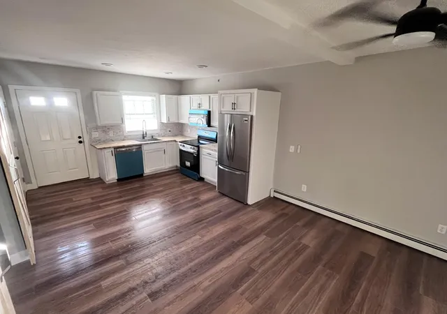 Homes for sale in Fall River, MA | 131 Stewart St #3B, Fall River, MA 02720 | MLS# 22602837