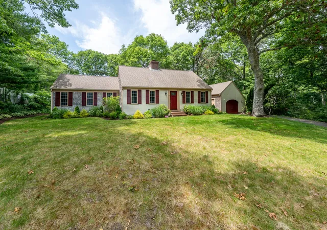 2nd image of 14 Oxner Rd, Centerville, MA 02632 | MLS# 22602855