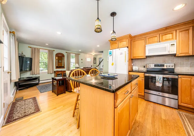 4th image of 14 Oxner Rd, Centerville, MA 02632 | MLS# 22602855