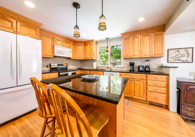 5th image of 14 Oxner Rd, Centerville, MA 02632 | MLS# 22602855