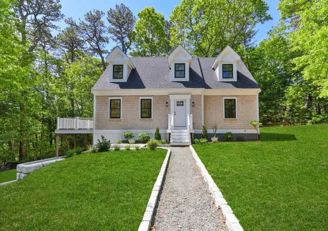 Homes for sale in Teaticket, MA | 41 Little John Rd, Teaticket, MA 02536 | MLS# 22603365