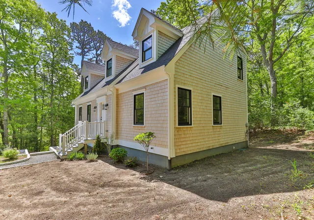 Homes for sale in Teaticket, MA | 41 Little John Rd, Teaticket, MA 02536 | MLS# 22603365