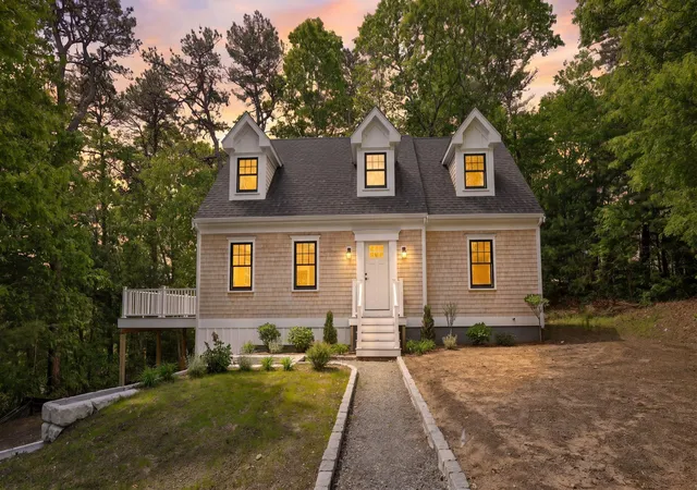 Homes for sale in Teaticket, MA | 41 Little John Rd, Teaticket, MA 02536 | MLS# 22603365