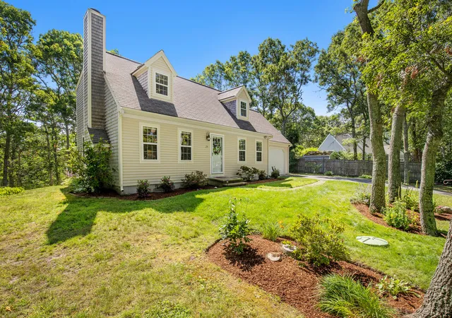 Homes for sale in Mashpee, MA | 29 Carleton Dr, Mashpee, MA 02649 | MLS# 22602948
