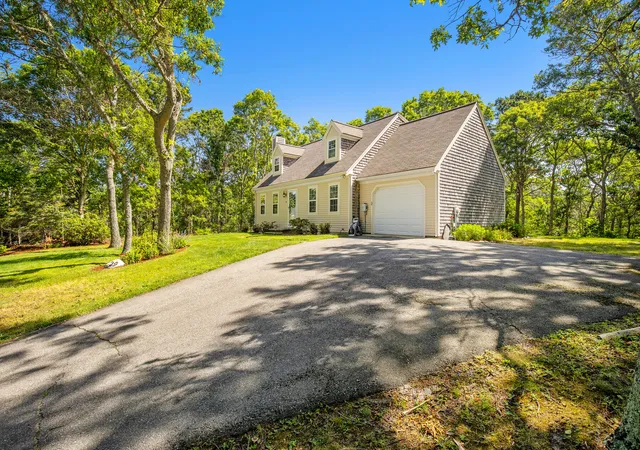 Homes for sale in Mashpee, MA | 29 Carleton Dr, Mashpee, MA 02649 | MLS# 22602948