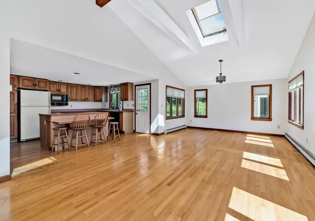 5th image of 18 Clearview Ave, Falmouth, MA 02540 | MLS# 22603569