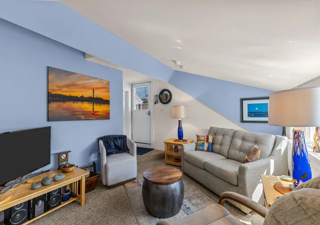 4th image of 15 Cottage St #UNIT 8, Provincetown, MA 02657 | MLS# 22602990