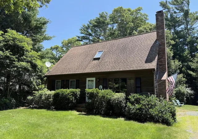 1st image of 729 Old Barnstable Rd, East Falmouth, MA 02536 | MLS# 22603337