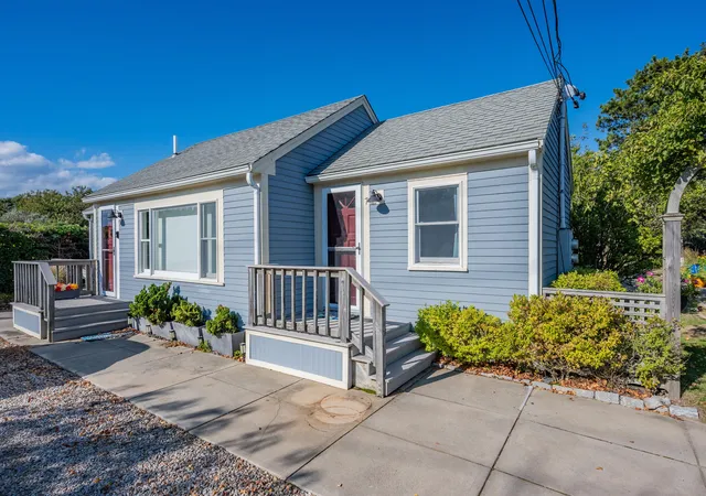 2nd image of 962 Commercial St #UNIT 7, Provincetown, MA 02657 | MLS# 22603132