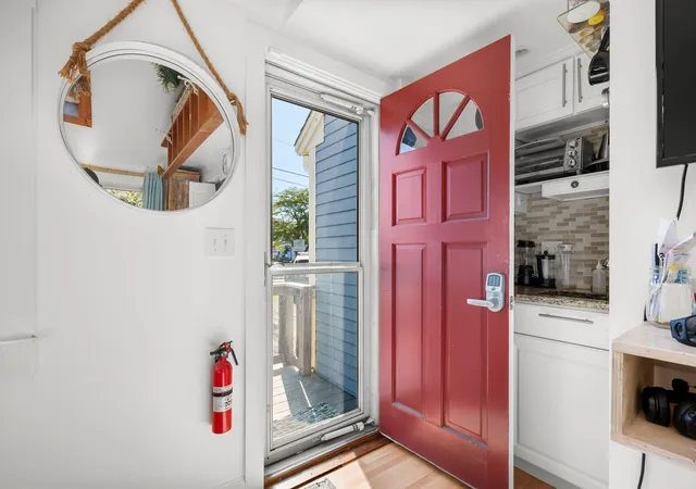 4th image of 962 Commercial St #UNIT 7, Provincetown, MA 02657 | MLS# 22603132