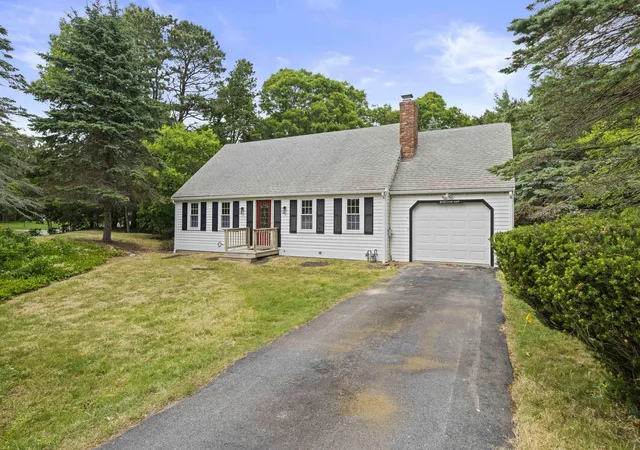 1st image of 6 Nathans Wy, Osterville, MA 02655 | MLS# 22603042