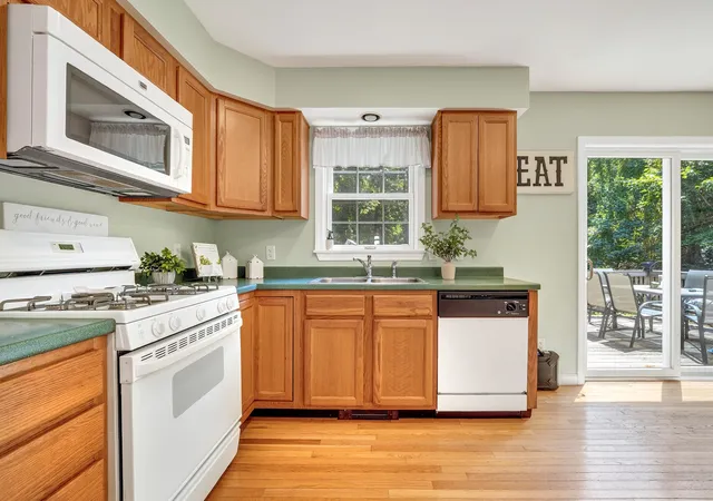 3rd image of 88 Waterfield Rd, Osterville, MA 02655 | MLS# 22603202
