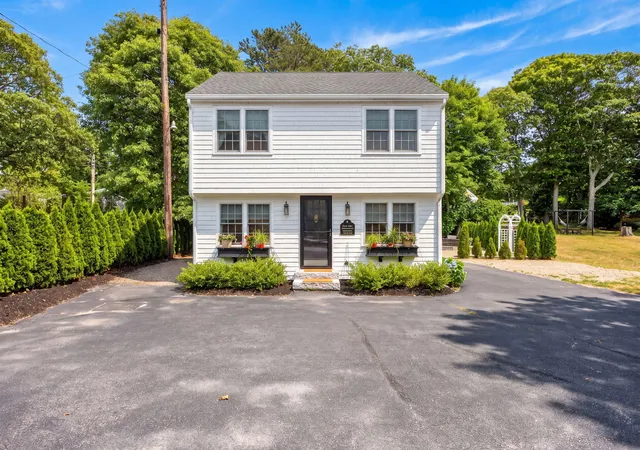 2nd image of 215 Route 6a, Dennis, MA 02638 | MLS# 22603071