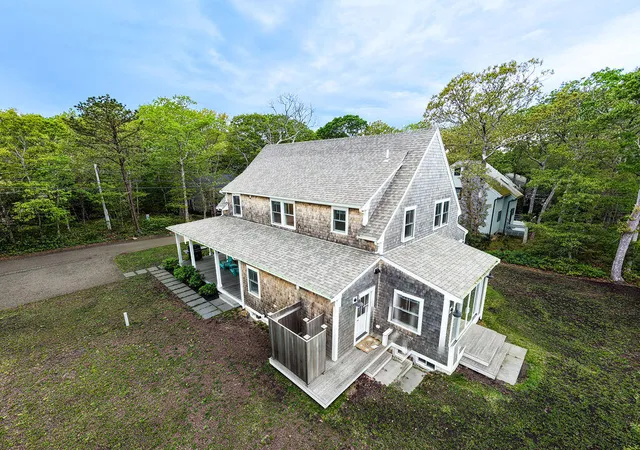 2nd image of 28 Grovedale Rd, Oak Bluffs, MA 02557 | MLS# 22603069