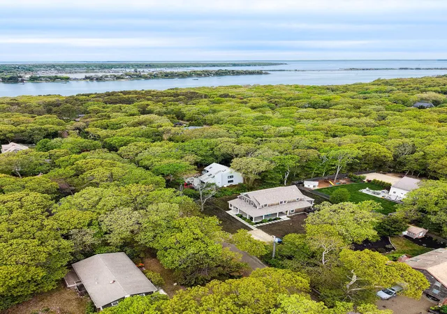 4th image of 28 Grovedale Rd, Oak Bluffs, MA 02557 | MLS# 22603069