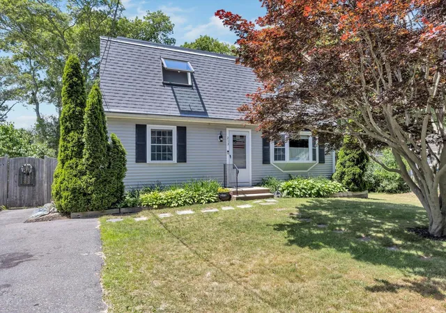 Homes for sale in Hyannis, MA | 213 Buckwood Dr, Hyannis, MA 02601 | MLS# 22603077