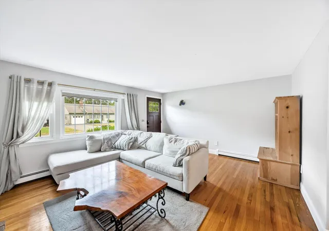 2nd image of 16 Pine View Dr, Cotuit, MA 02635 | MLS# 22603078