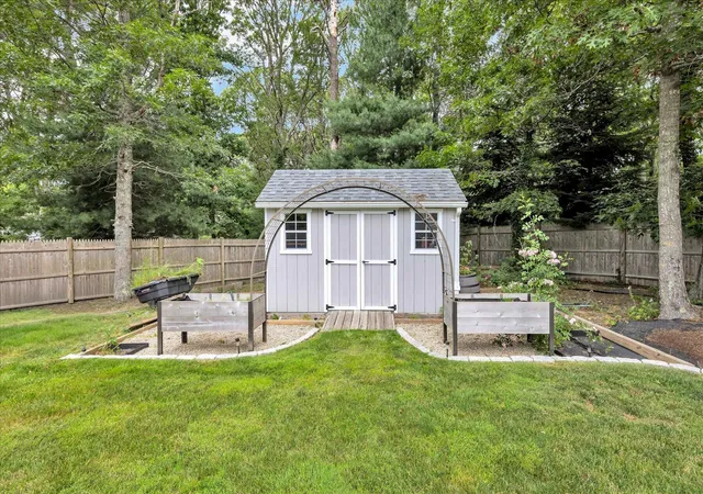 20th image of 16 Pine View Dr, Cotuit, MA 02635 | MLS# 22603078
