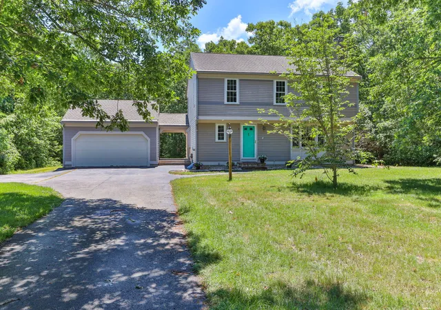 2nd image of 4 Carver Dr, Sandwich, MA 02563 | MLS# 22603066