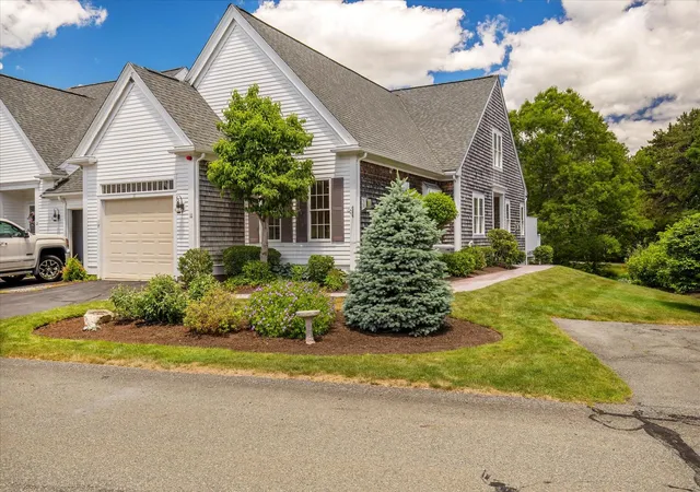 Homes for sale in Mashpee, MA | 11 Stratford Rdg #UNIT 11, Mashpee, MA 02649 | MLS# 22603139
