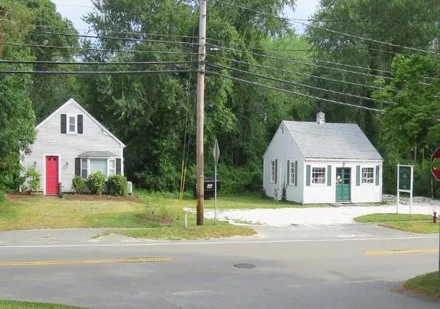 Photo 3 of Sale Pending at 1134& 1142 Main St, Chatham, MA 02633 | MLS# 22603130 | Listing updated on 2026-09-16