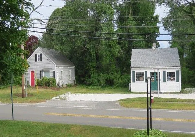 Photo 4 of Sale Pending at 1134& 1142 Main St, Chatham, MA 02633 | MLS# 22603130 | Listing updated on 2026-09-16