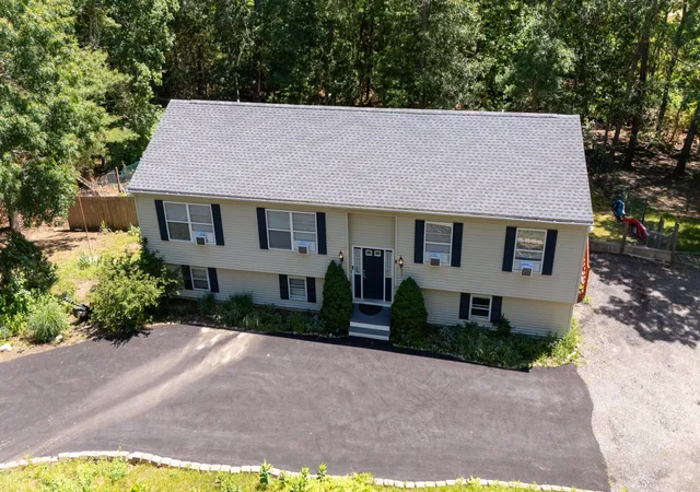 Homes for sale in Forestdale, MA | 8 Raccoon Ln, Forestdale, MA 02644 | MLS# 22603152