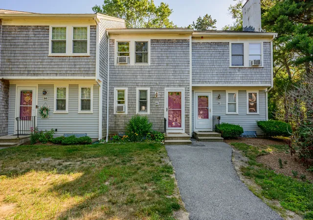 Homes for sale in Mashpee, MA | 300 Falmouth Rd #APT 9E, Mashpee, MA 02649 | MLS# 22603280