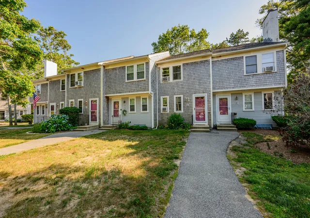 Homes for sale in Mashpee, MA | 300 Falmouth Rd #APT 9E, Mashpee, MA 02649 | MLS# 22603280