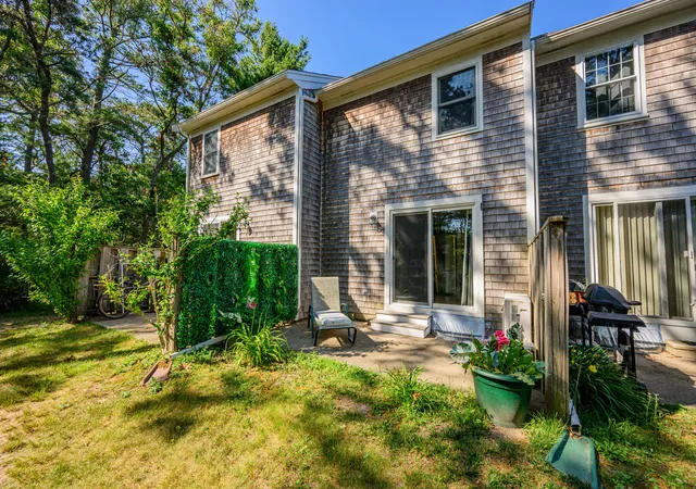Homes for sale in Mashpee, MA | 300 Falmouth Rd #APT 9E, Mashpee, MA 02649 | MLS# 22603280