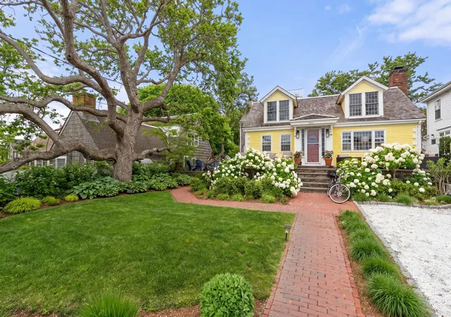 1st image of 558a Commercial St, Provincetown, MA 02657 | MLS# 22603272