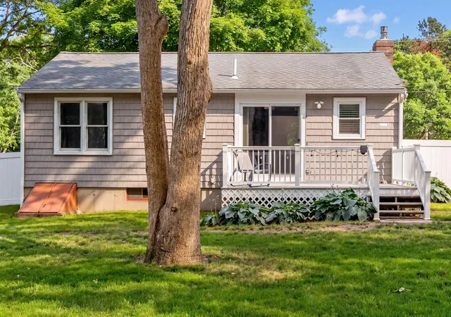 3rd image of 545 Lincoln Rd Ext, Hyannis, MA 02601 | MLS# 22603228