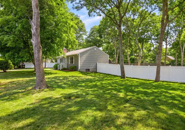 5th image of 545 Lincoln Rd Ext, Hyannis, MA 02601 | MLS# 22603228