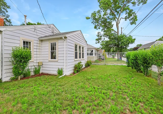 Homes for sale in Wareham, MA | 17 Swift Ave, Wareham, MA 02571 | MLS# 22603235