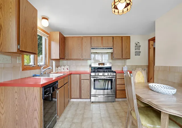Homes for sale in Wareham, MA | 17 Swift Ave, Wareham, MA 02571 | MLS# 22603235