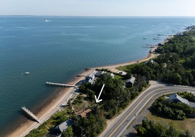 3rd image of 11 Beach Rd, Oak Bluffs, MA 02557 | MLS# 22603245