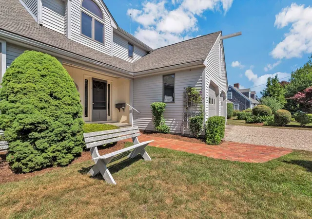5th image of 89 Belvidere Rd, Falmouth, MA 02540 | MLS# 22603636