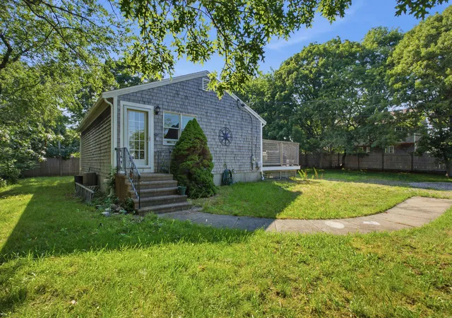 Homes for sale in South Yarmouth, MA | 15 Commercial St, South Yarmouth, MA 02664 | MLS# 22603292