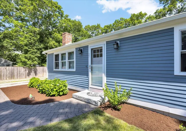 Homes for sale in Hyannis, MA | 25 Nancy Ln, Hyannis, MA 02601 | MLS# 22603334