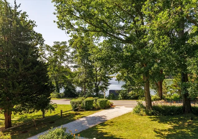 2nd image of 152 Namequoit Rd, Orleans, MA 02653 | MLS# 22603350