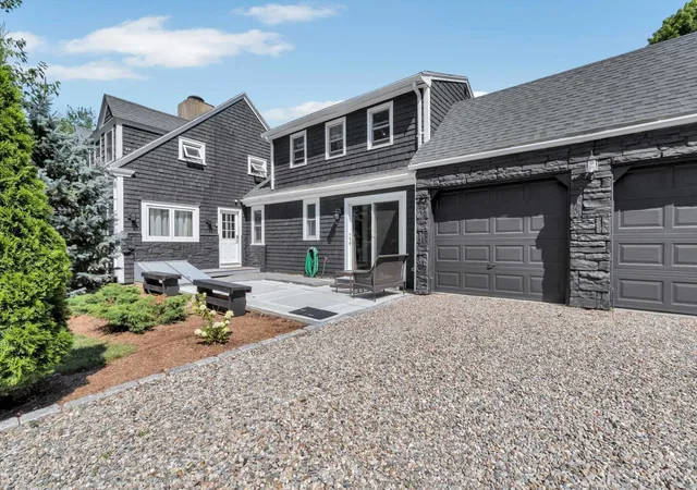4th image of 44 Maple Ave, Hyannis, MA 02601 | MLS# 22603675