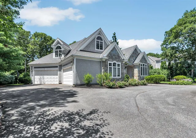4th image of 20 Eagle Dr, Mashpee, MA 02649 | MLS# 22603605