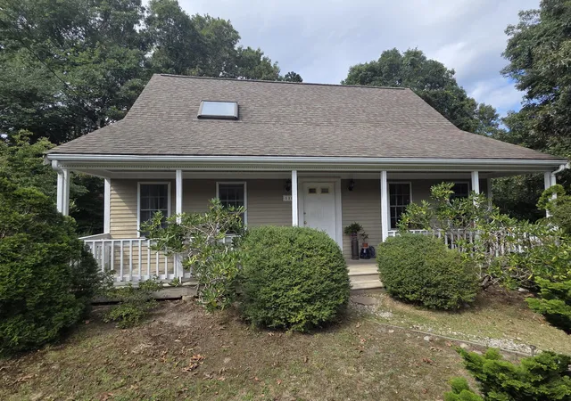 Photo 4 of Single family home for sale at 118 Algonquin Ave, Mashpee, MA 02649 | MLS# 22603495 | Listing updated on 2026-09-21