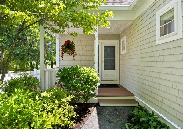 1st image of 9 Blue Meadow Ct #UNIT 9, Buzzards Bay, MA 02532 | MLS# 22603385