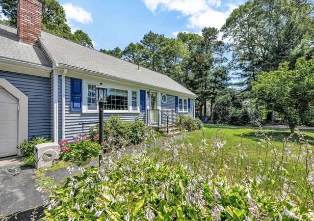 Photo 2 of Sale Pending at 17 Galleon Wy, Osterville, MA 02655 | MLS# 22603408 | Listing updated on 2026-08-21
