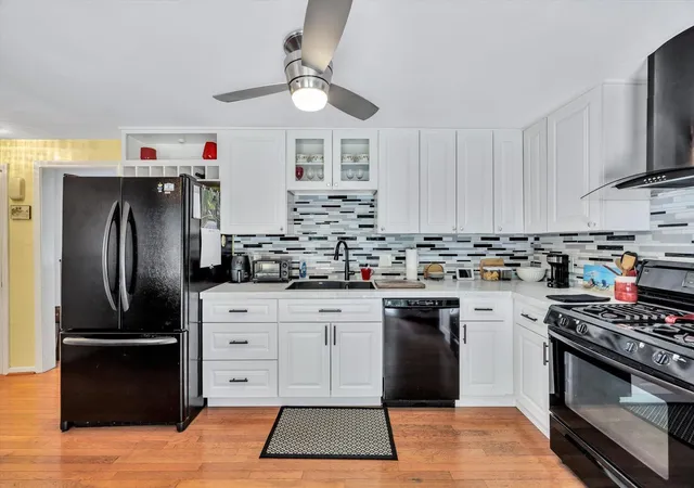 Photo 4 of Sale Pending at 17 Galleon Wy, Osterville, MA 02655 | MLS# 22603408 | Listing updated on 2026-08-21