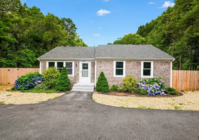 5th image of 620 Boxberry Hill Rd, East Falmouth, MA 02536 | MLS# 22603488