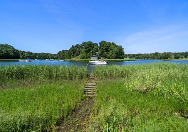 2nd image of 15 Hayward Ln, Orleans, MA 02653 | MLS# 22603423