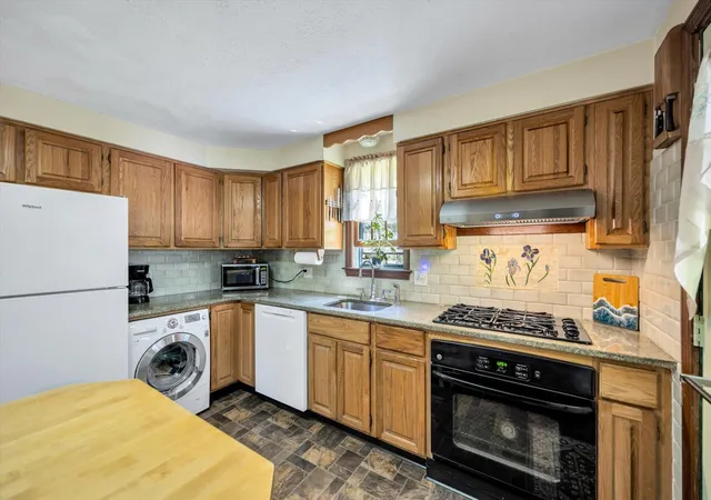 5th image of 22 Whimbrel Dr, Cataumet, MA 02534 | MLS# 22603424