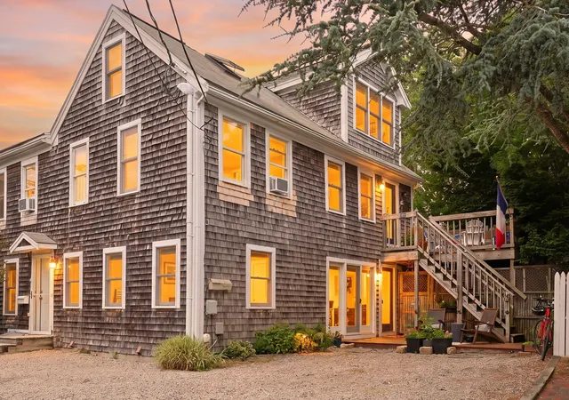 2nd image of 15th Ct St, Provincetown, MA 02657